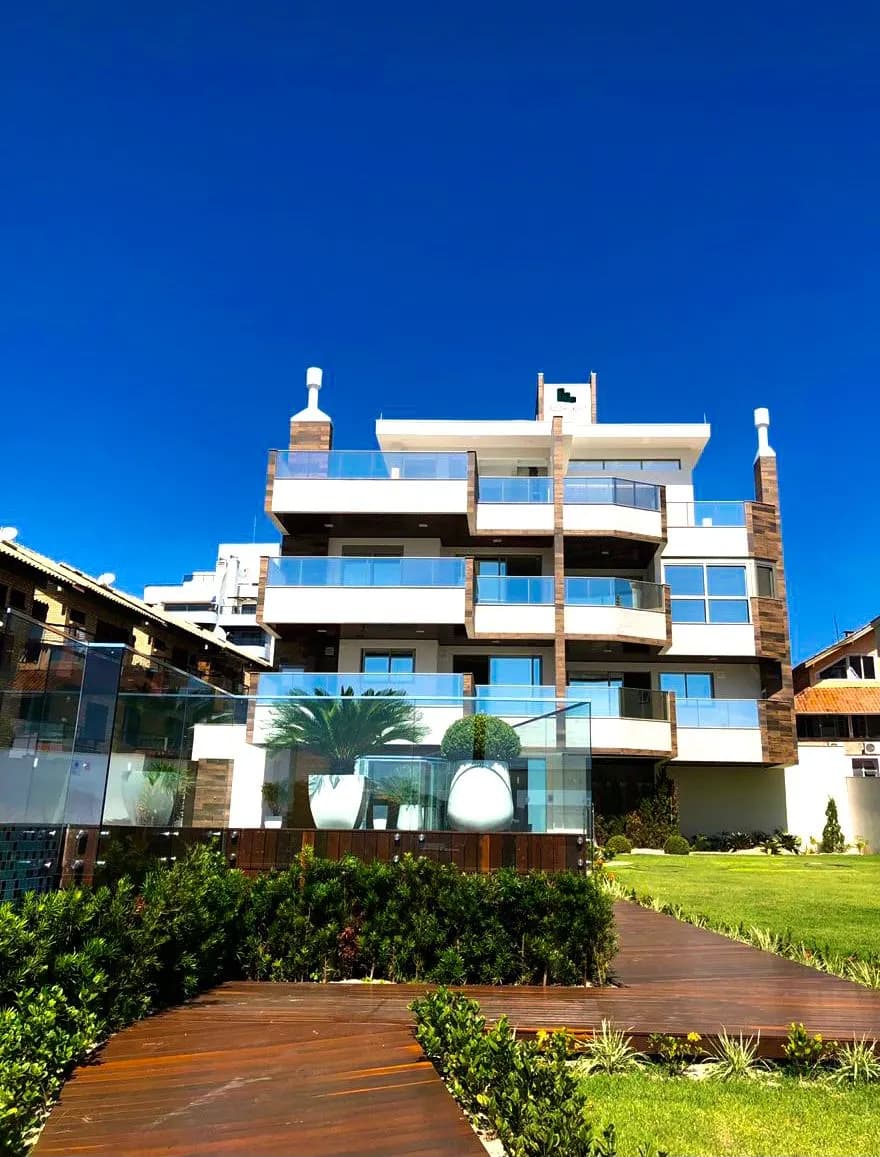 Residencial Infinity Blue , localizado no centro de Bombinhas, empreendimento frente ao mar
Um lugar a altura de suas conquistas
Vista totale permanente de frente para o mar 
10  passos do mar