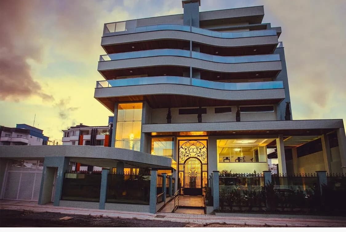 Residencial Eunice Costa, localizado na charmosa praia do Mariscal.
Pensamos com muito carinho na infra estrutura que o nosso empreendimento tem a oferecer de melhor para acolher nossos clientes.